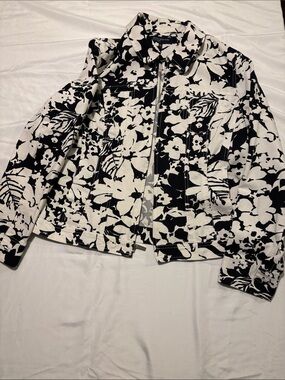 Jones New York Black and White Floral Zip Jacket